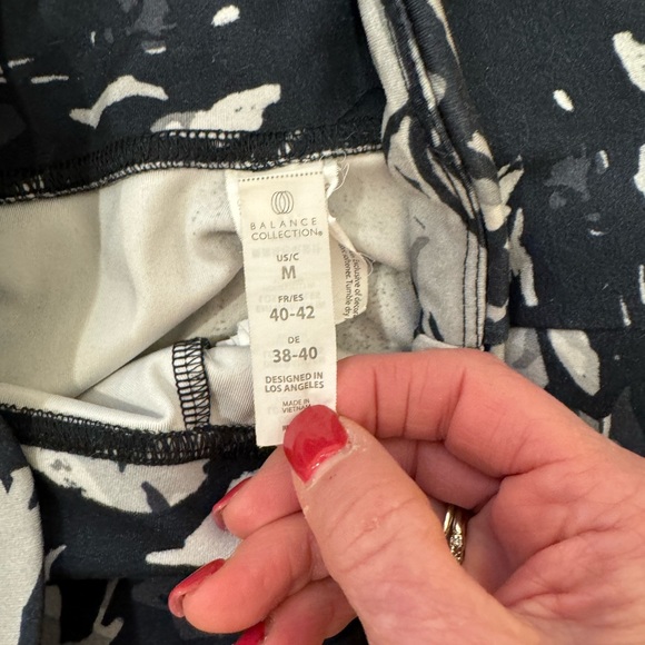 Balance Collection Black/Grey High Rise Workout Leggings - Picture 4 of 6